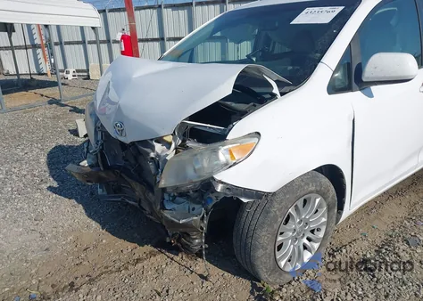 2014 Toyota Sienna Xle V6 8 Passenger from USA, damaged, VIN 5TDYK3DC0ES424219